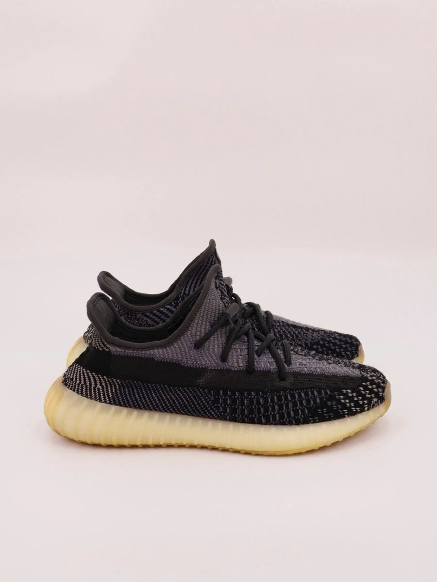 Yeezy 350 Carbon 