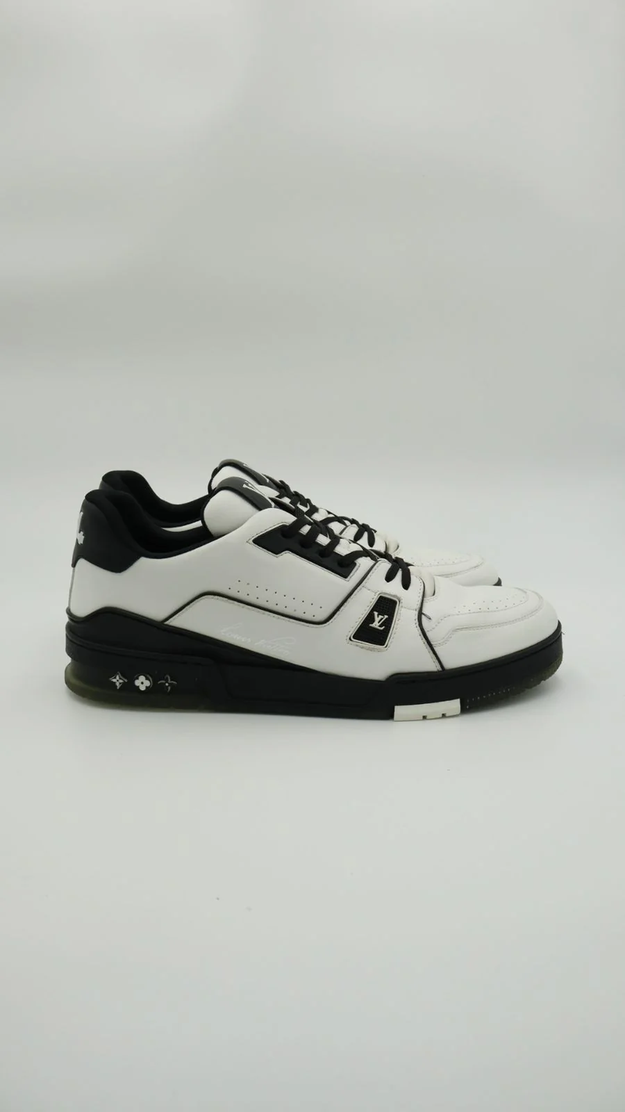 Louis Vuitton Trainer Black N White  - Imagen 1