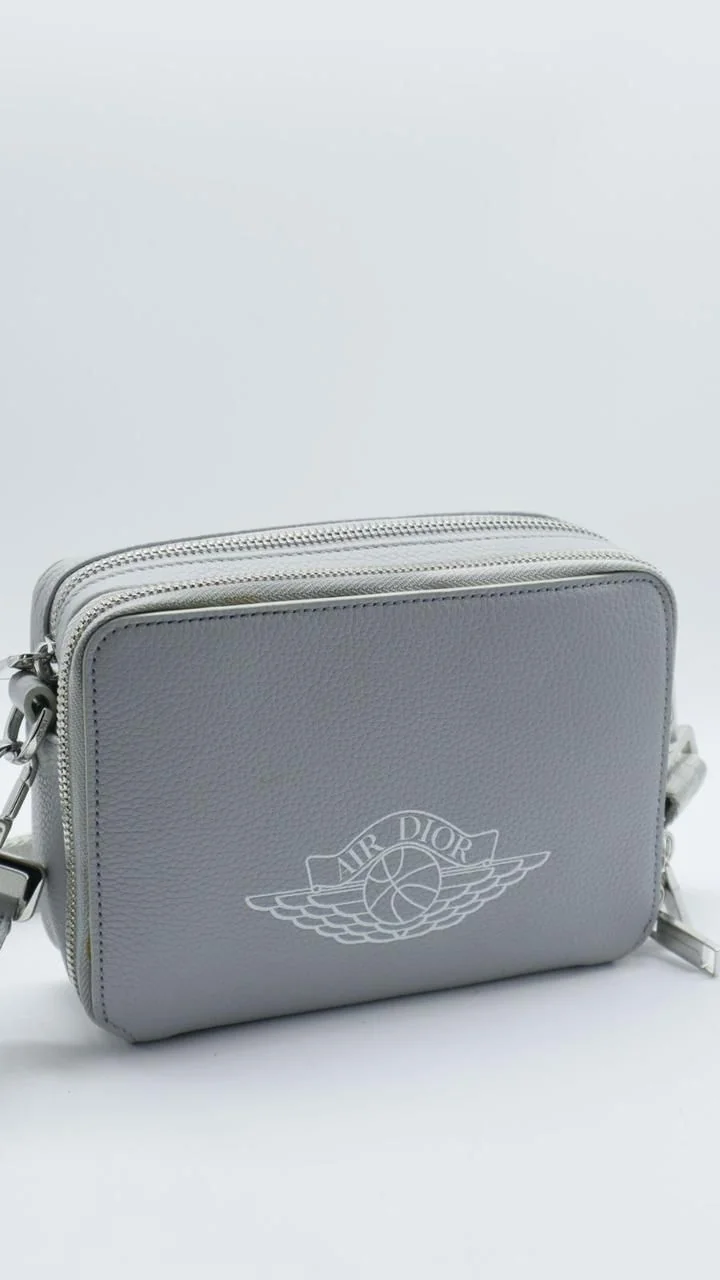 Crossbody Jordan x Dior 