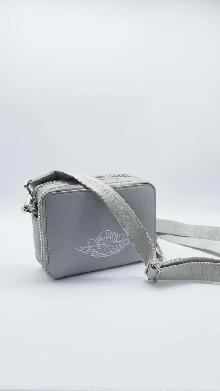 Crossbody Jordan x Dior  - Imagen 2