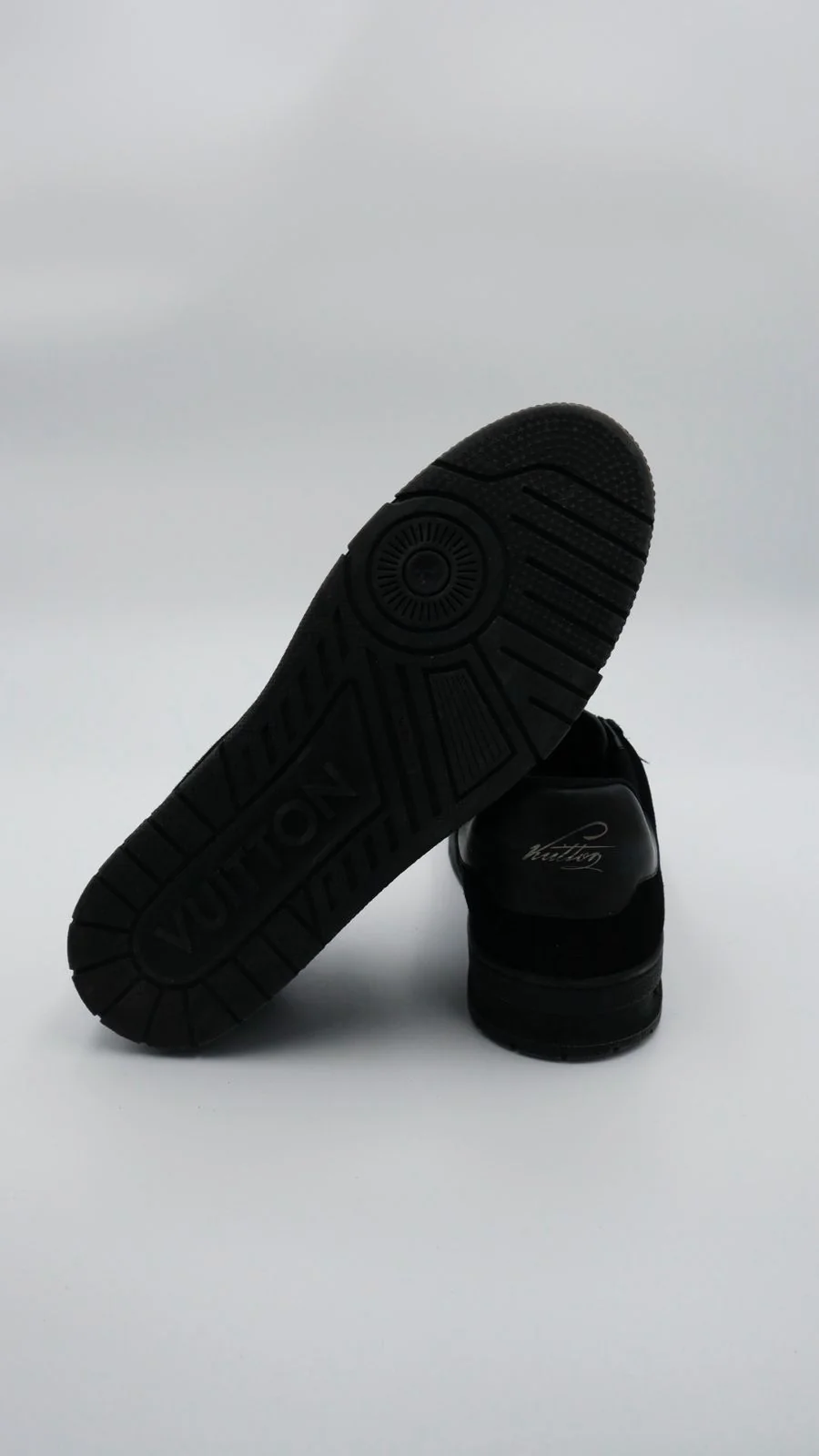 Louis Vuitton Trainer Gamuza  - Imagen 3