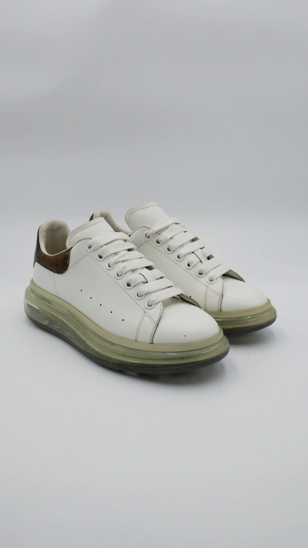 Alexander Mcqueen Valve Cocodrilo  - Imagen 1