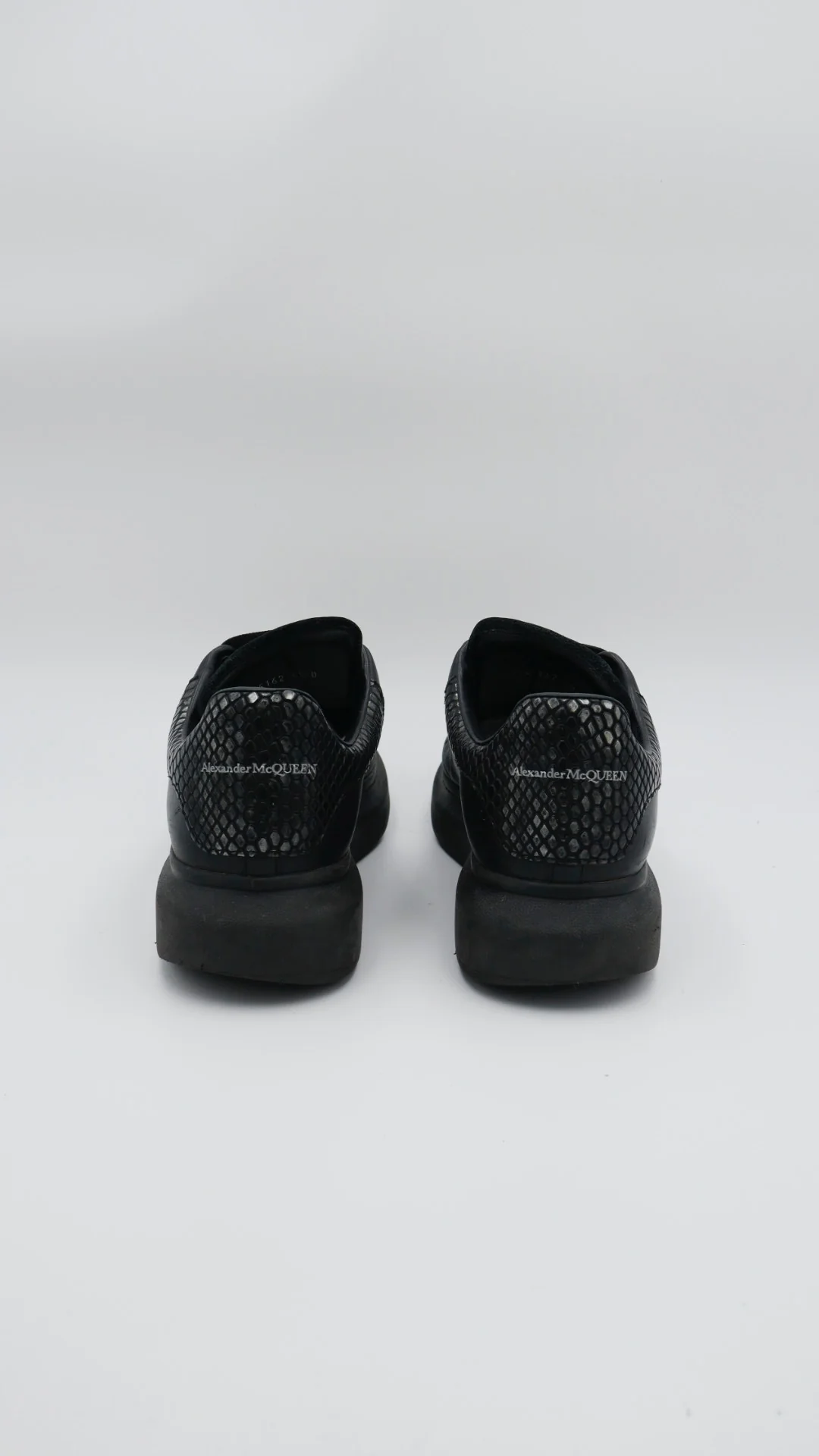 Alexander Mcqueen Triple Black  - Imagen 2