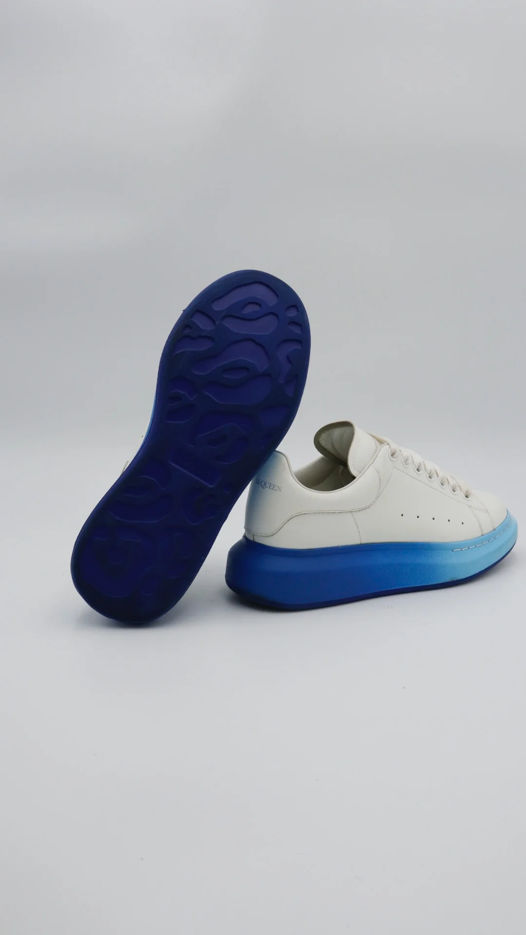 Alexander Mcqueen White N Blue  - Imagen 3