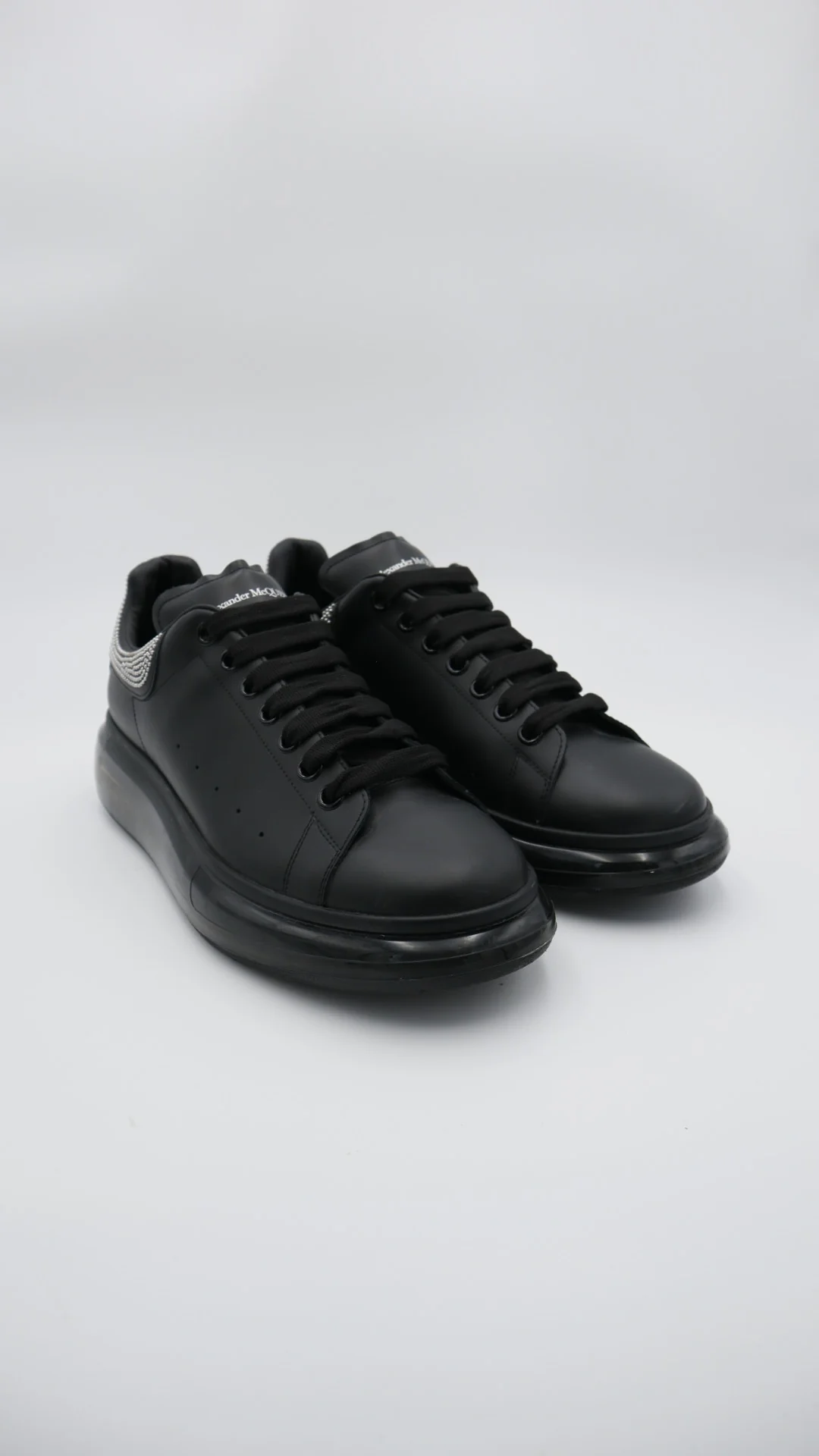 Alexander Mcqueen Black Valve - Imagen 1