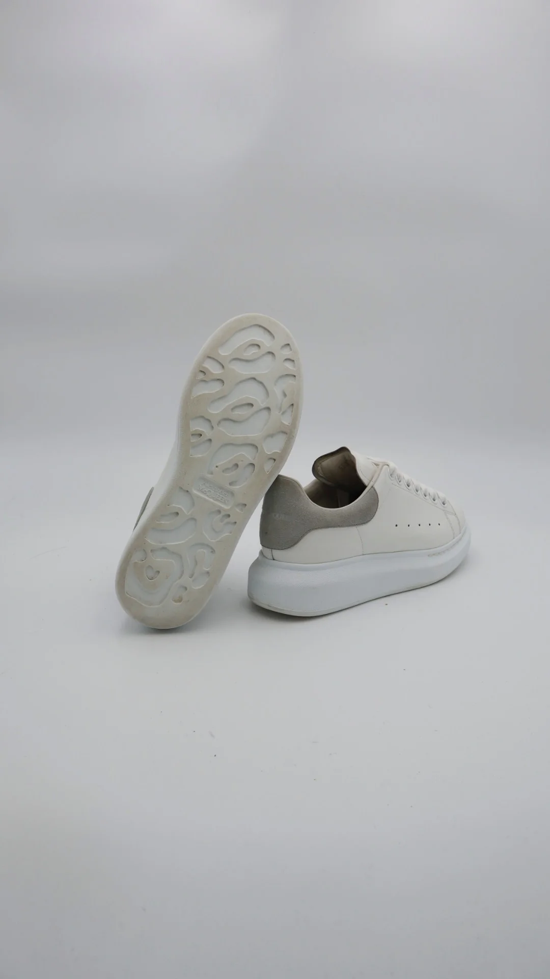 Mcqueen Grey Suede - Imagen 3