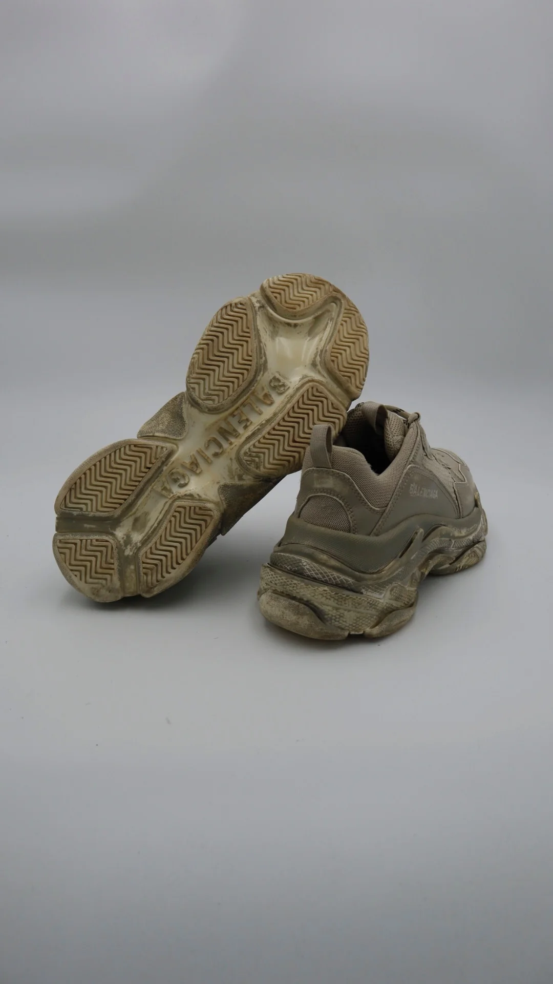 Balenciaga Triple S - Imagen 3