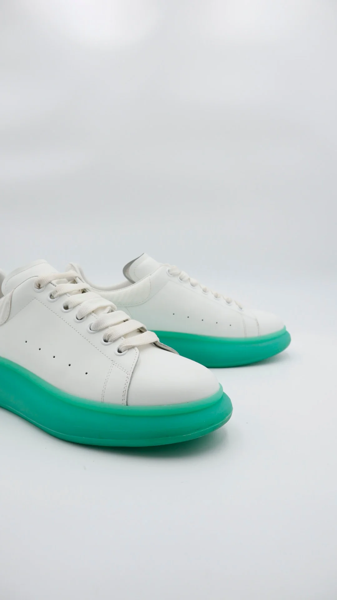Mcqueen White Green  - Imagen 2