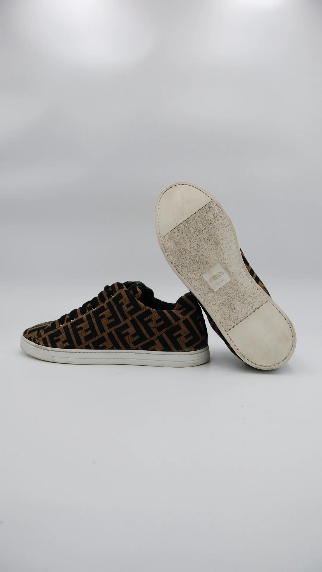 Fendi Low Monogram  - Imagen 4