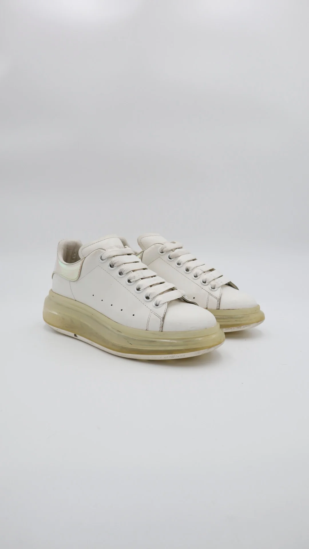 Mcqueen Valve Tornasol  - Imagen 1