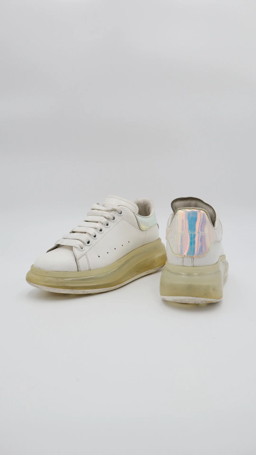 Mcqueen Valve Tornasol  - Imagen 3