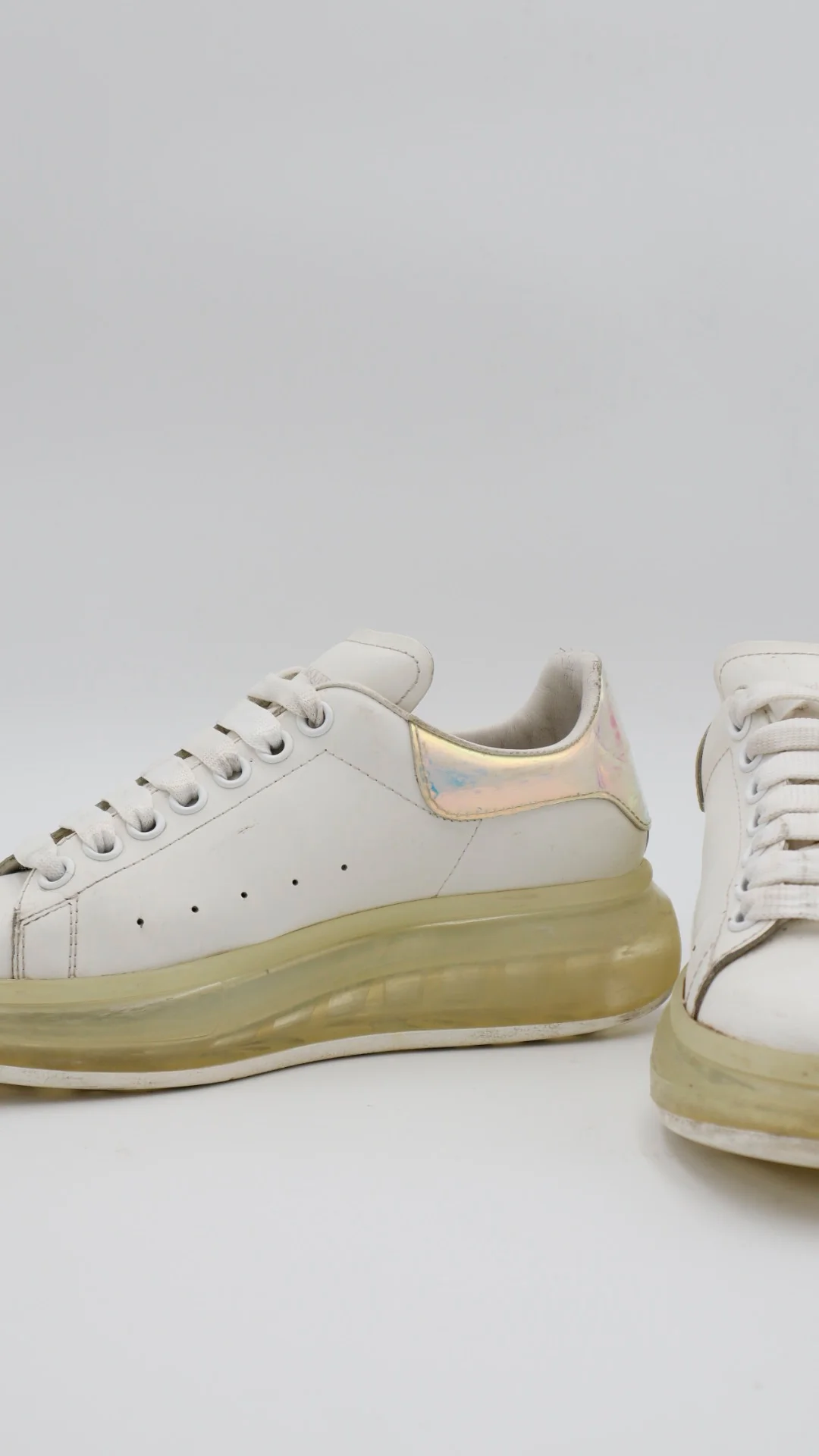 Mcqueen Valve Tornasol  - Imagen 5