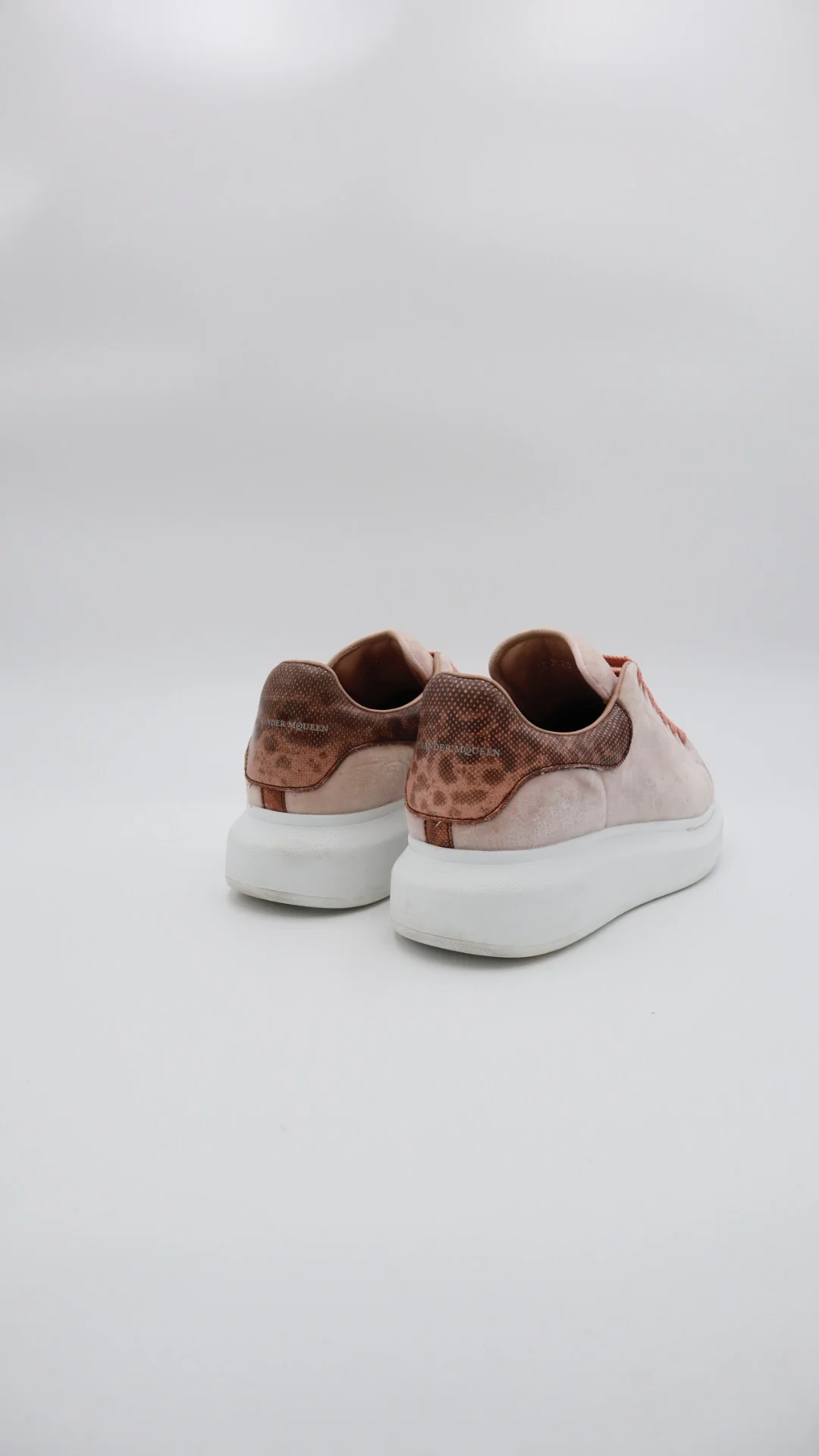 Mcqueen Pink Suede - Imagen 3