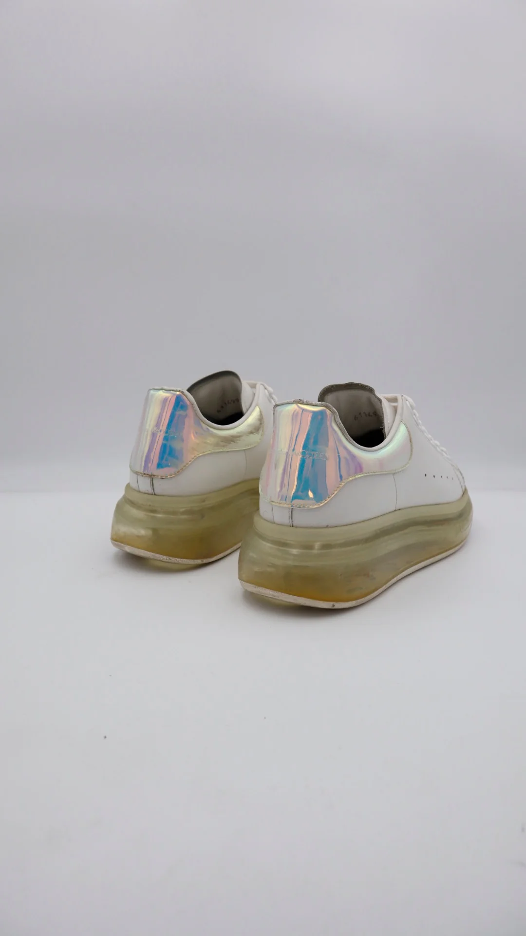 Mcqueen Valve Tornasol - Imagen 2