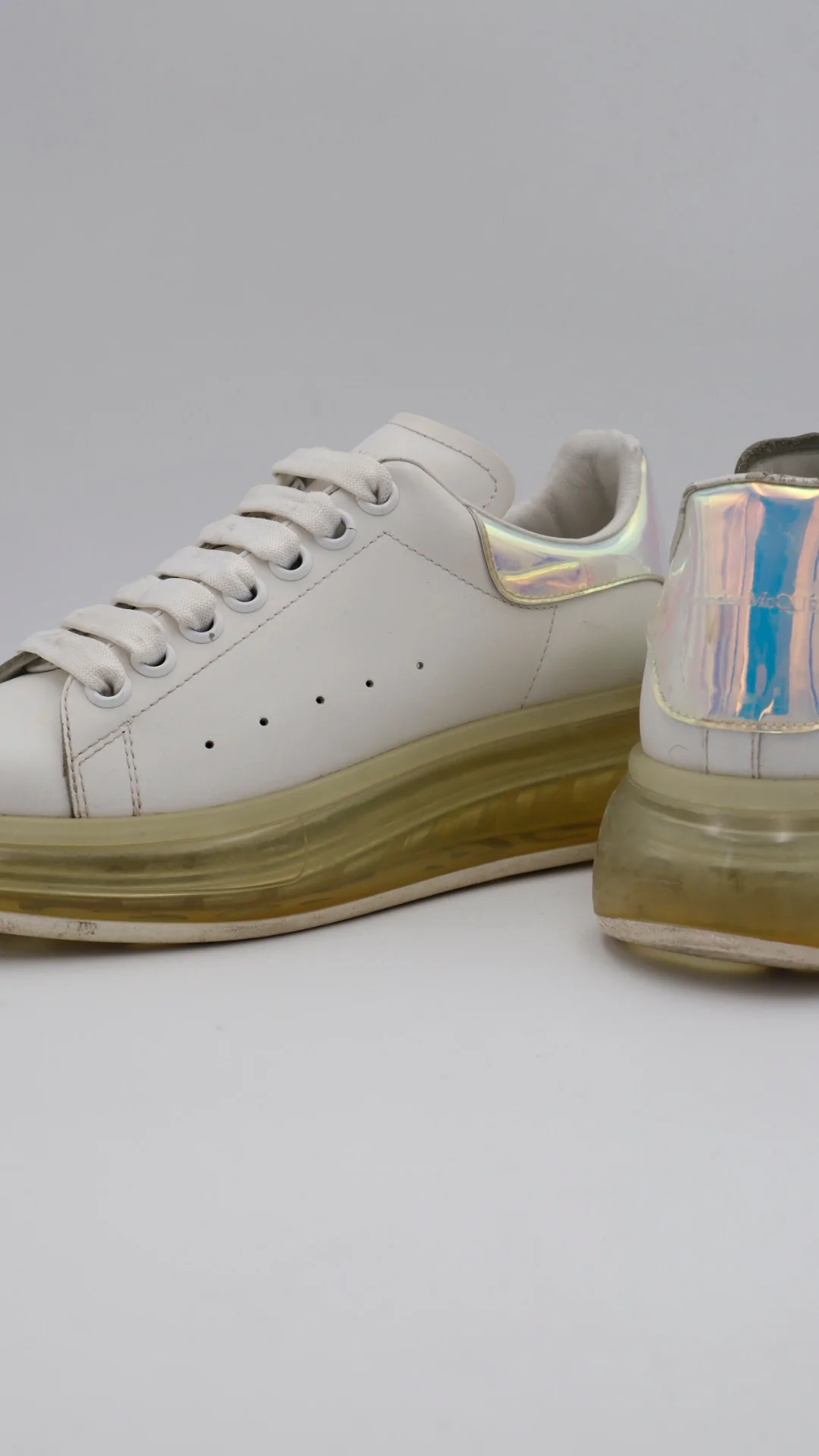 Mcqueen Valve Tornasol - Imagen 4