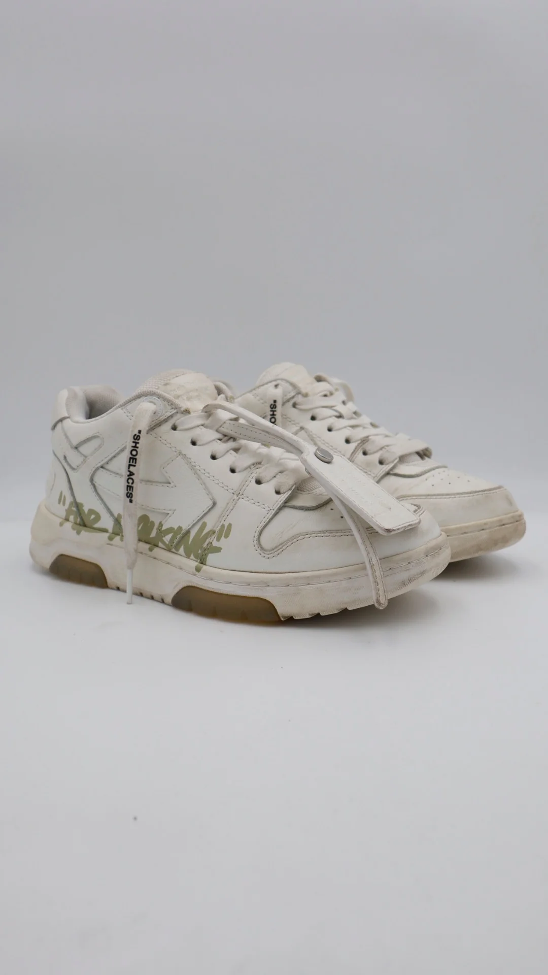 Off White OOO - Imagen 1