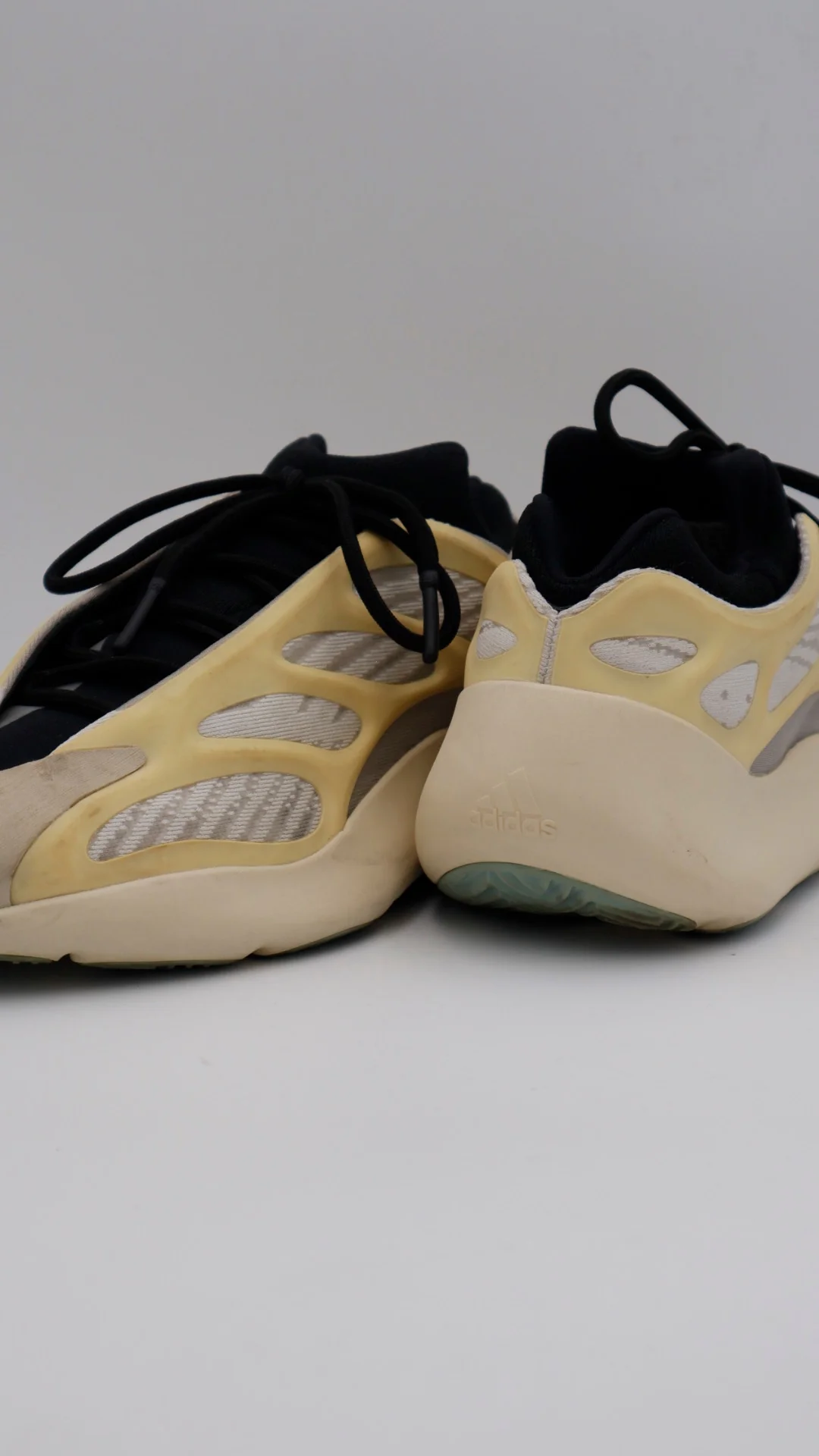 Yeezy 700 Azael - Imagen 4