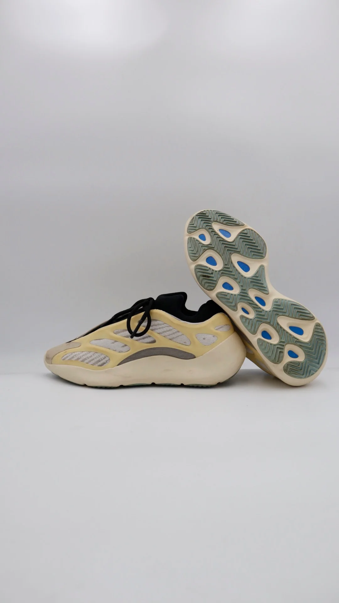 Yeezy 700 Azael - Imagen 5