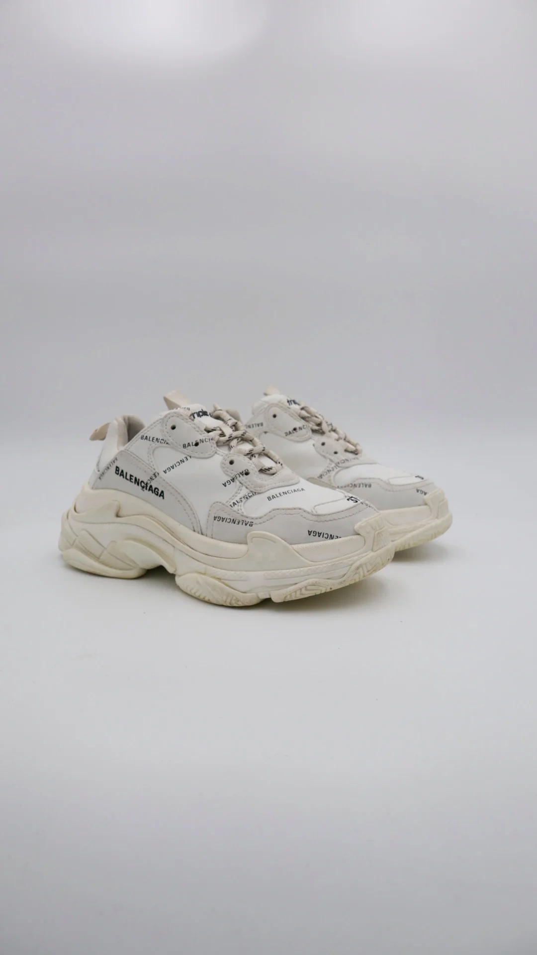 Balenciaga Triple S  - Imagen 1