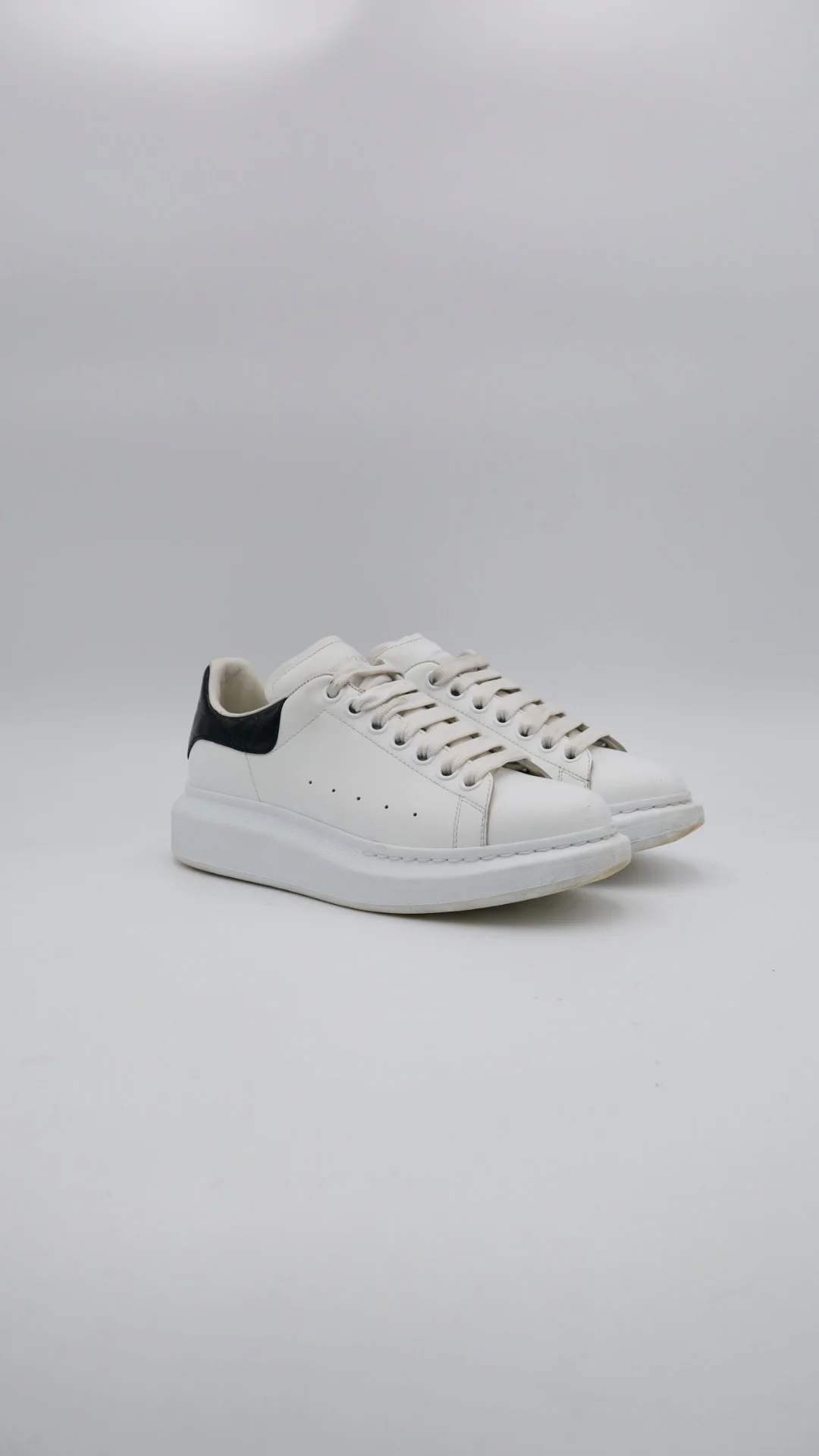 Mcqueen Clásico Piel - Imagen 1