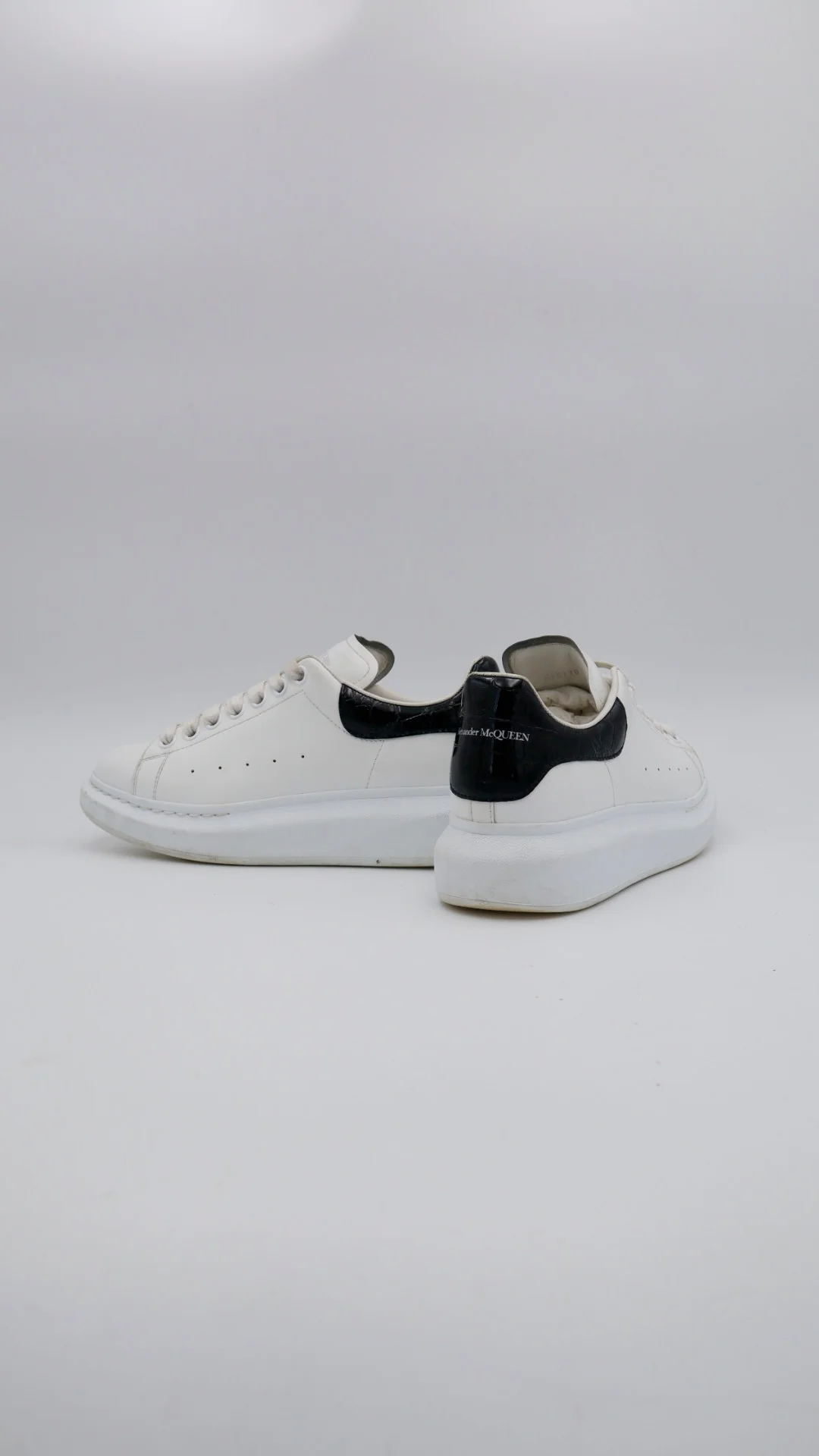 Mcqueen Clásico Piel - Imagen 3