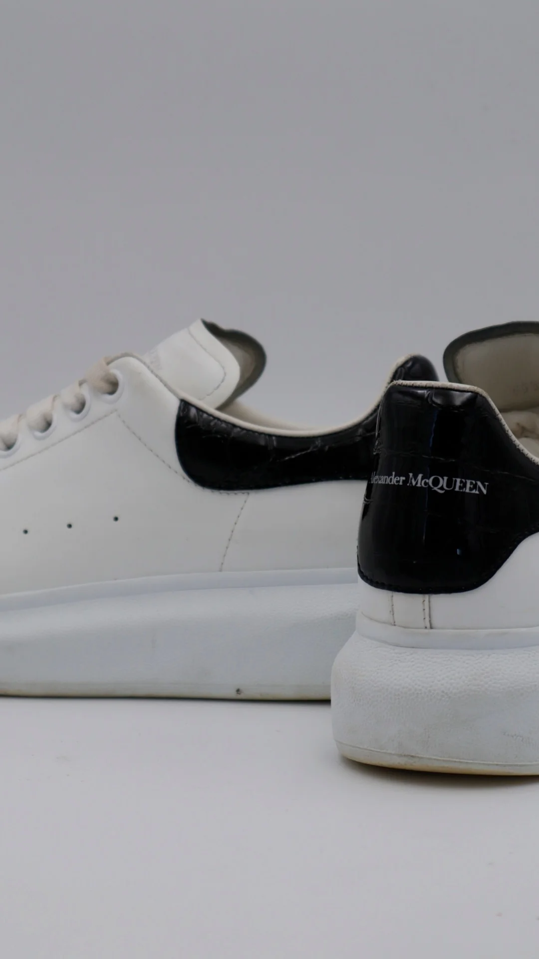 Mcqueen Clásico Piel - Imagen 4