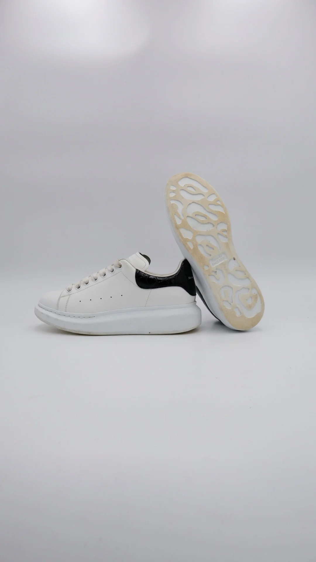 Mcqueen Clásico Piel - Imagen 5