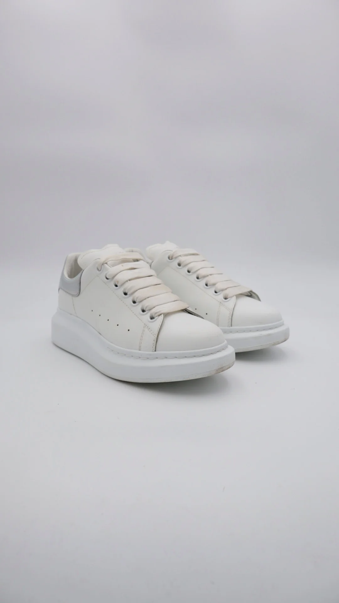 Mcqueen White Tornasol 2