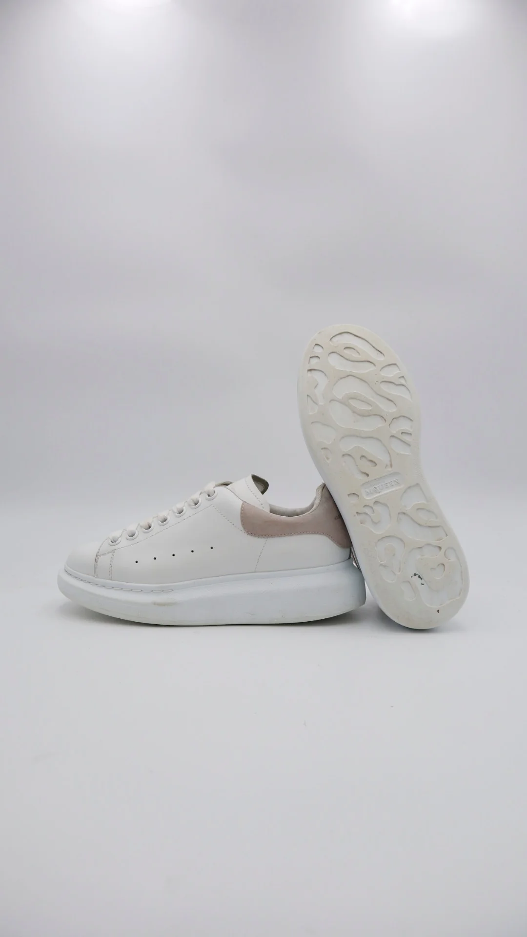 Mcqueen Clásico Gamuza  5