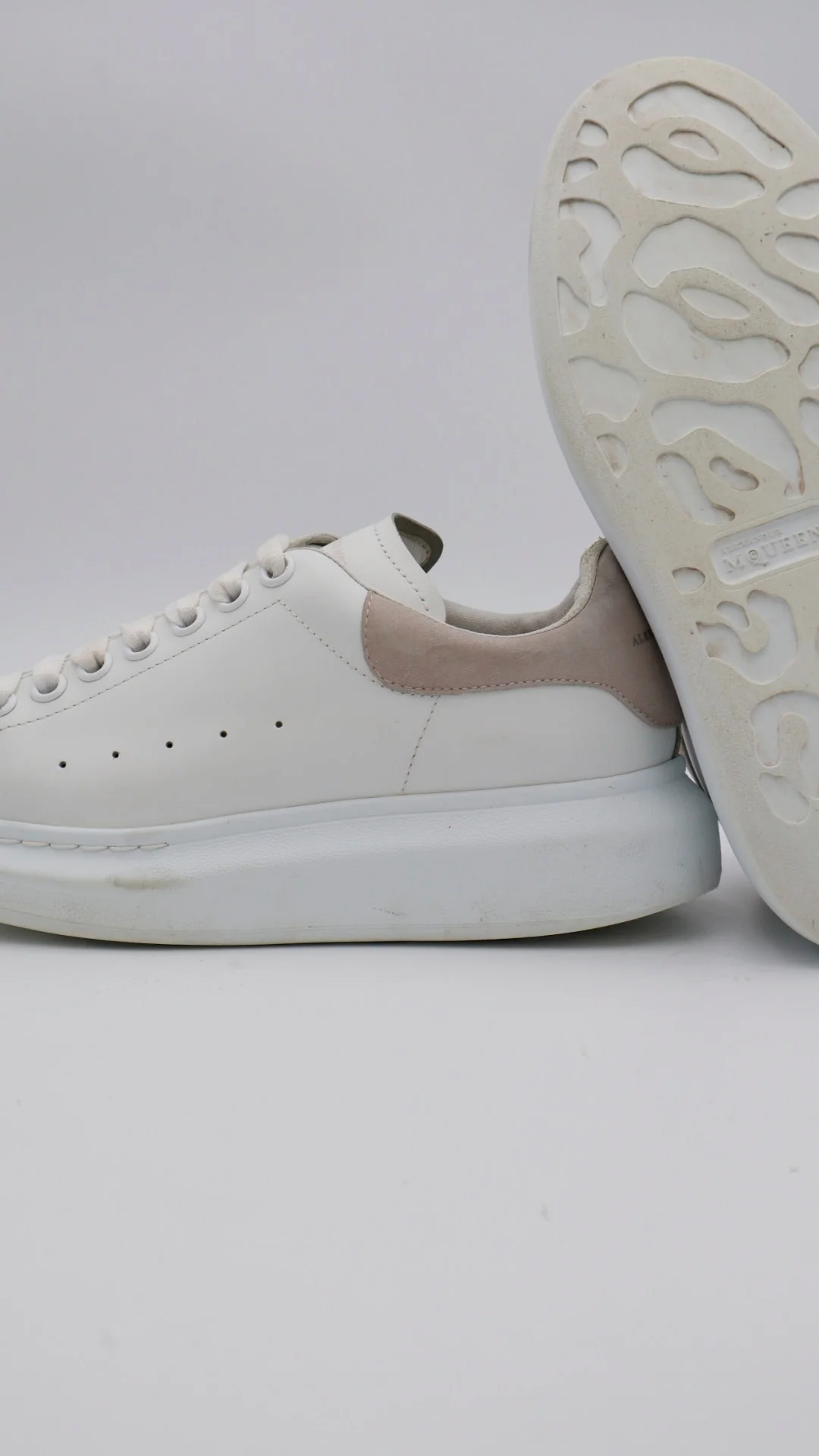Mcqueen Clásico Gamuza  6