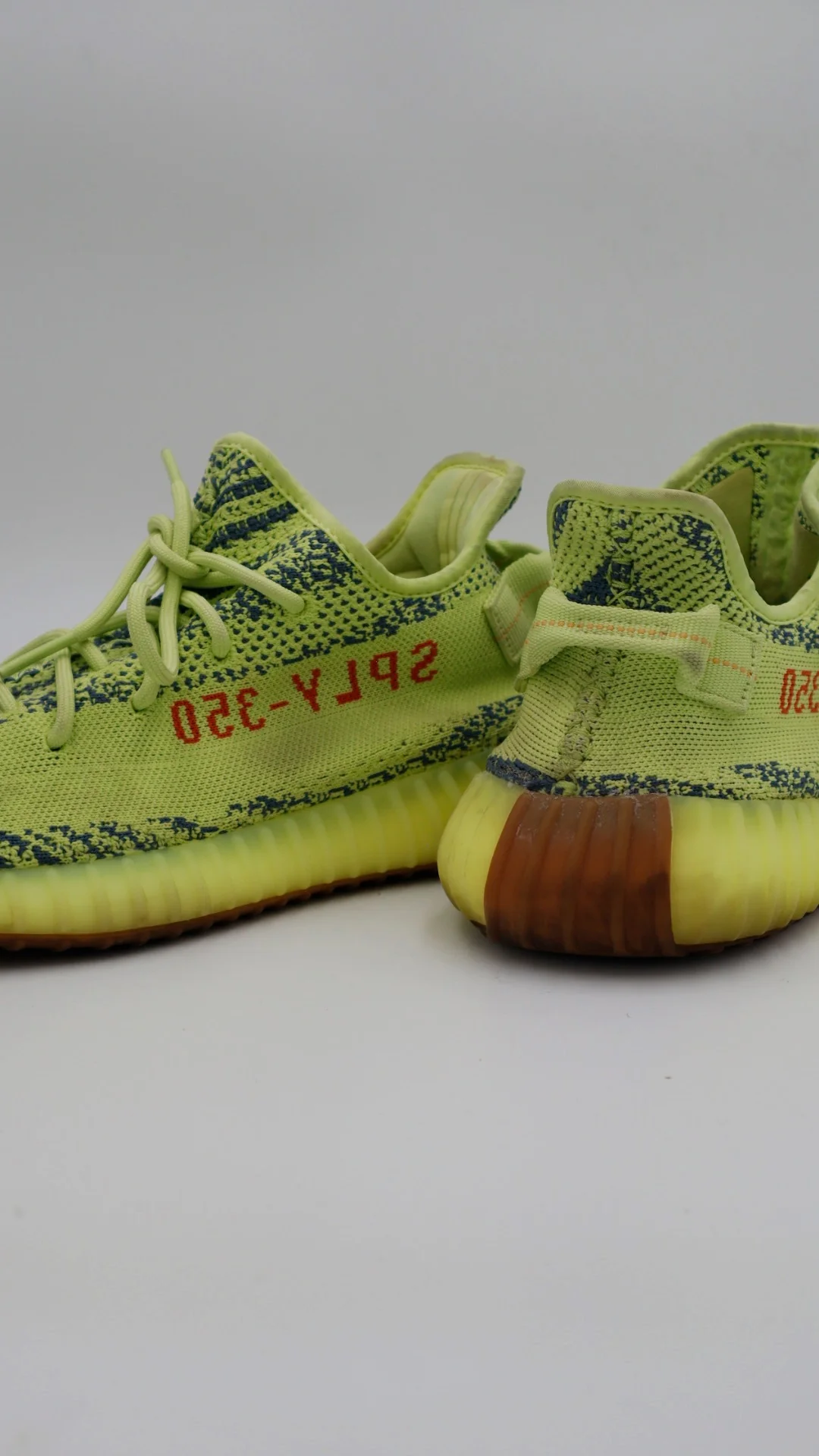 Yeezy 350 Semi Frozen 4