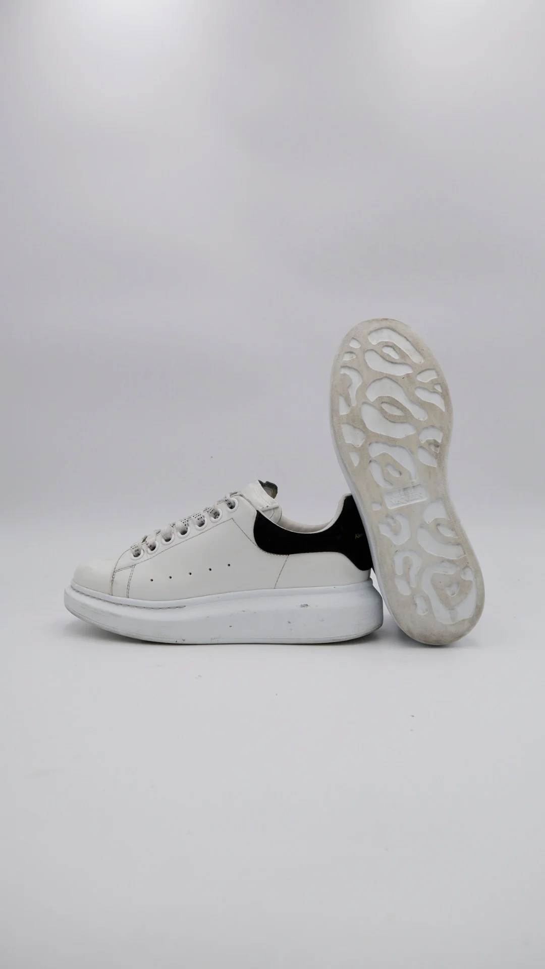 Mcqueen Clásico Gamuza  5