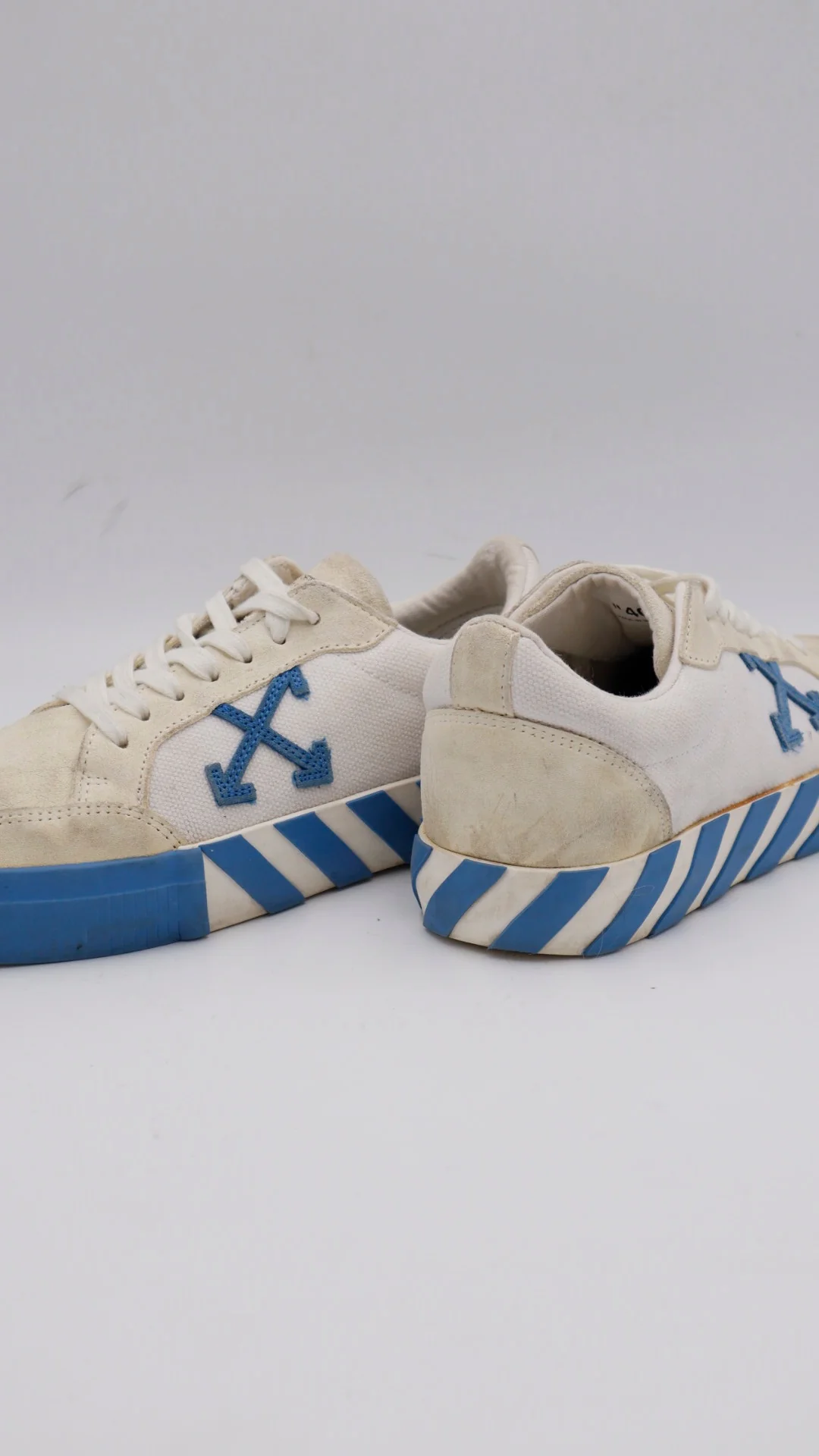 Off Vulc White Blue 5