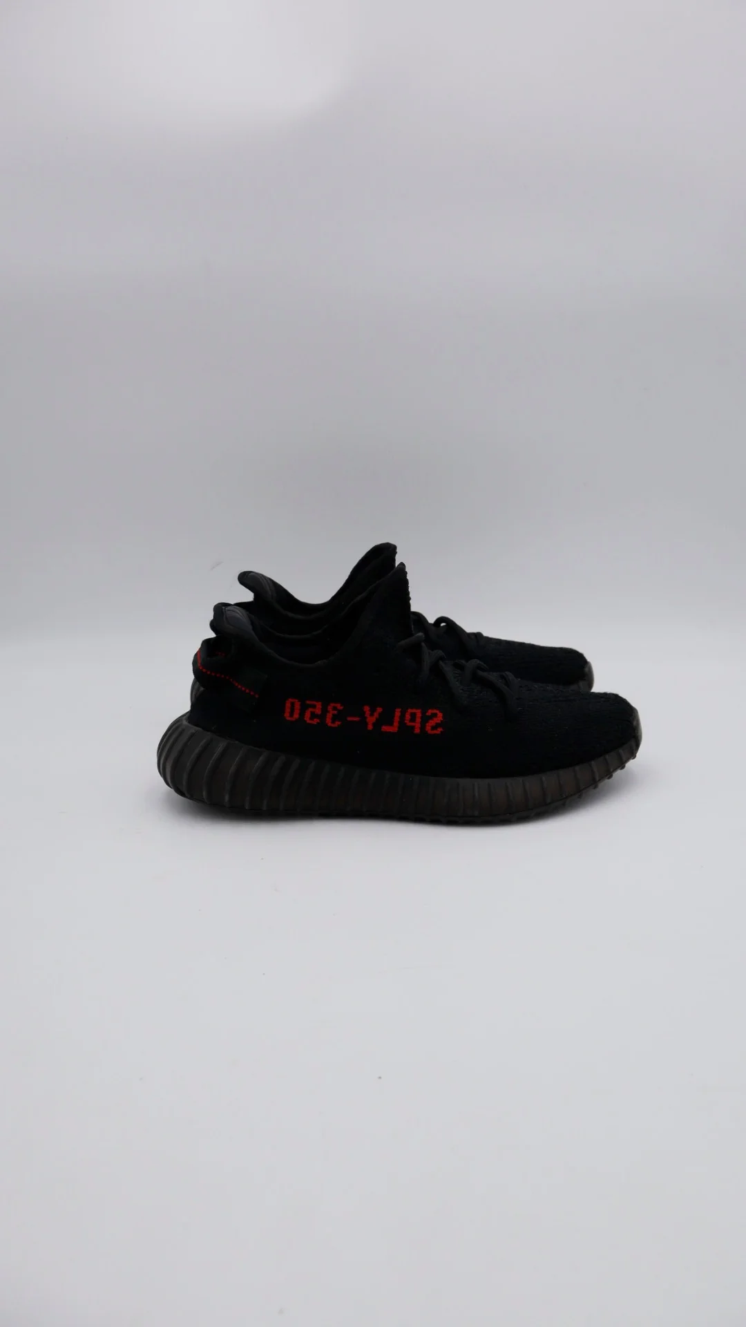 Yeezy 350 Bred