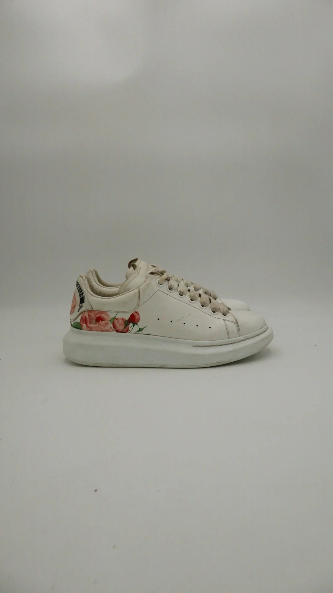 Mcqueen White Roses