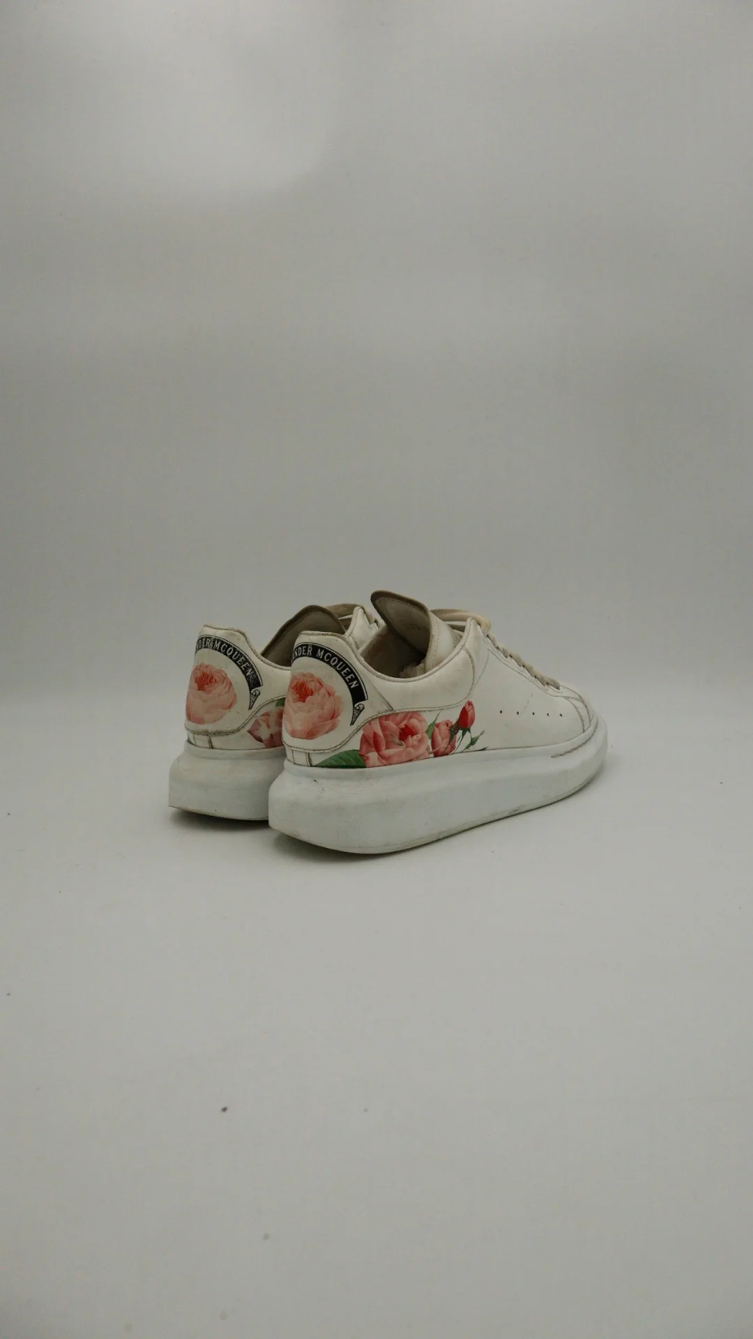 Mcqueen White Roses 3