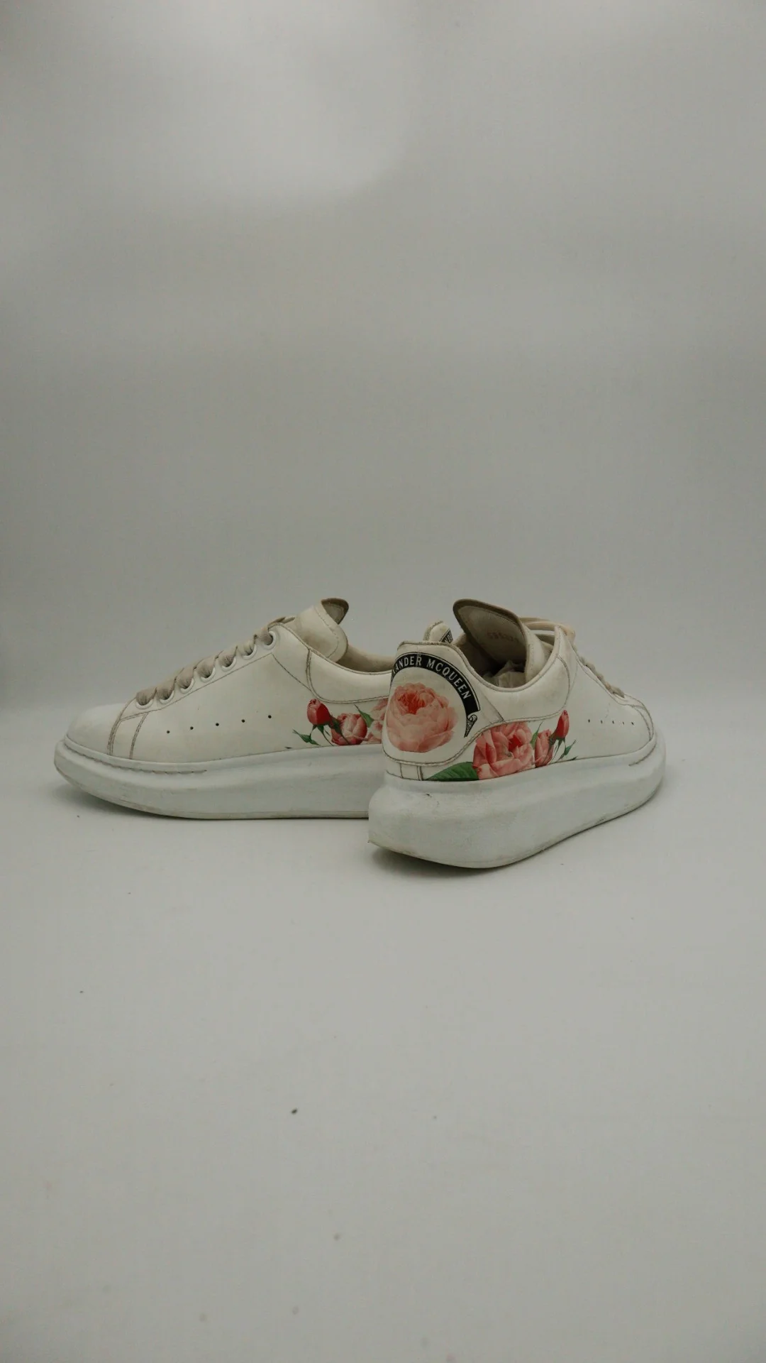 Mcqueen White Roses 5