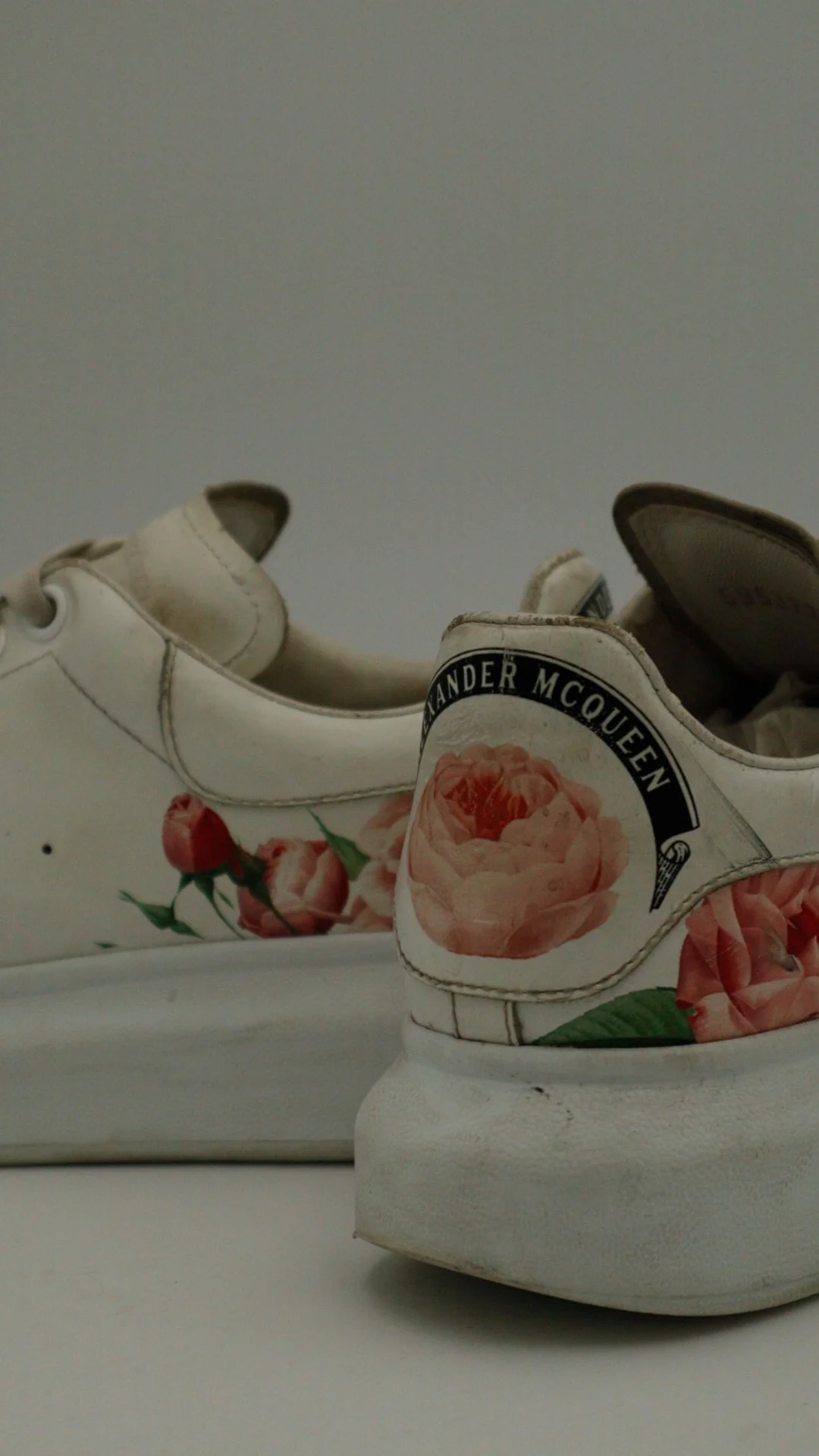 Mcqueen White Roses 6