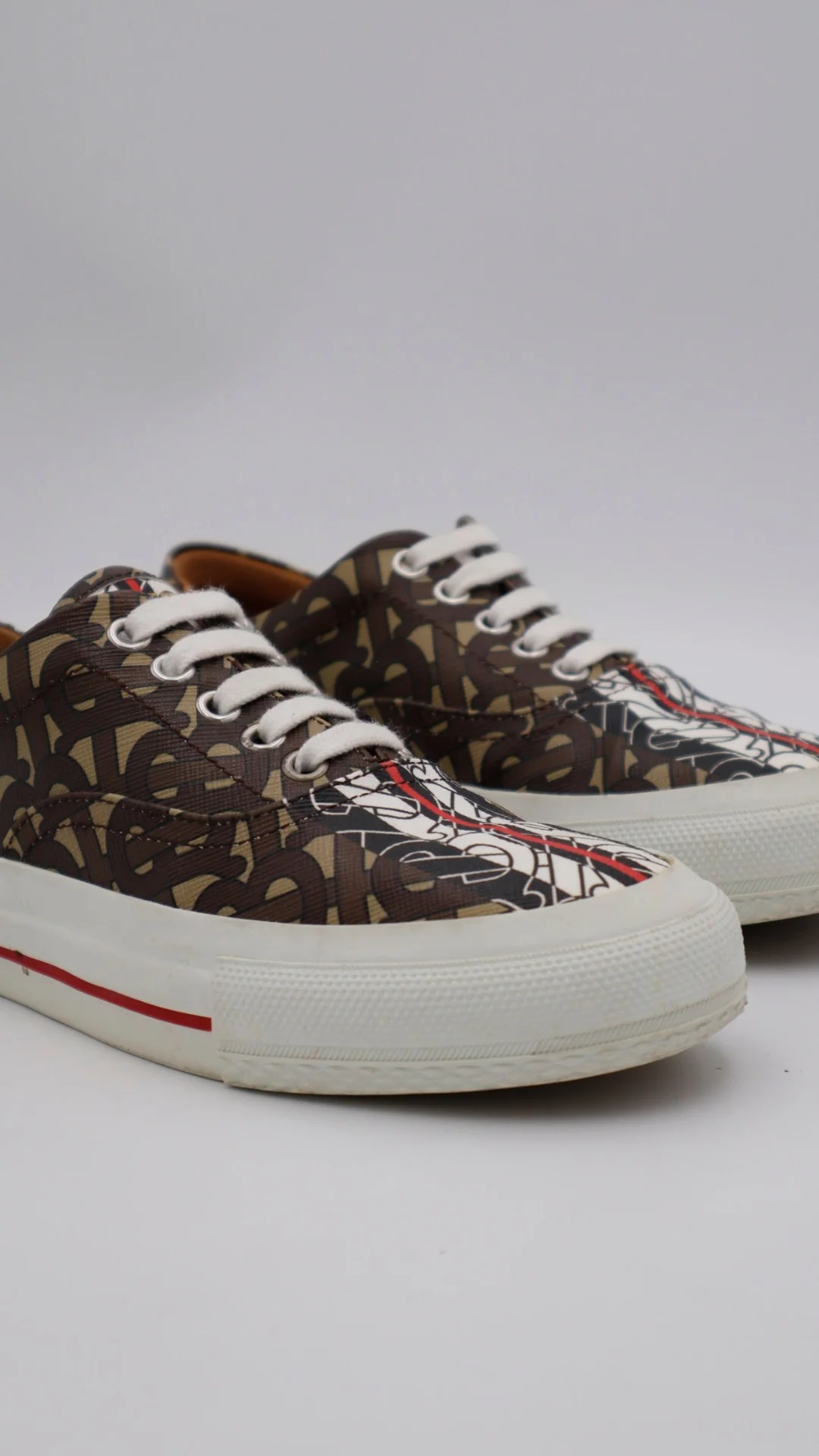 Burberry Low 4
