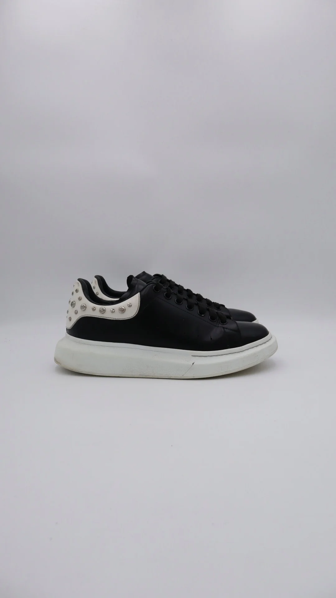 Mcqueen Black N White