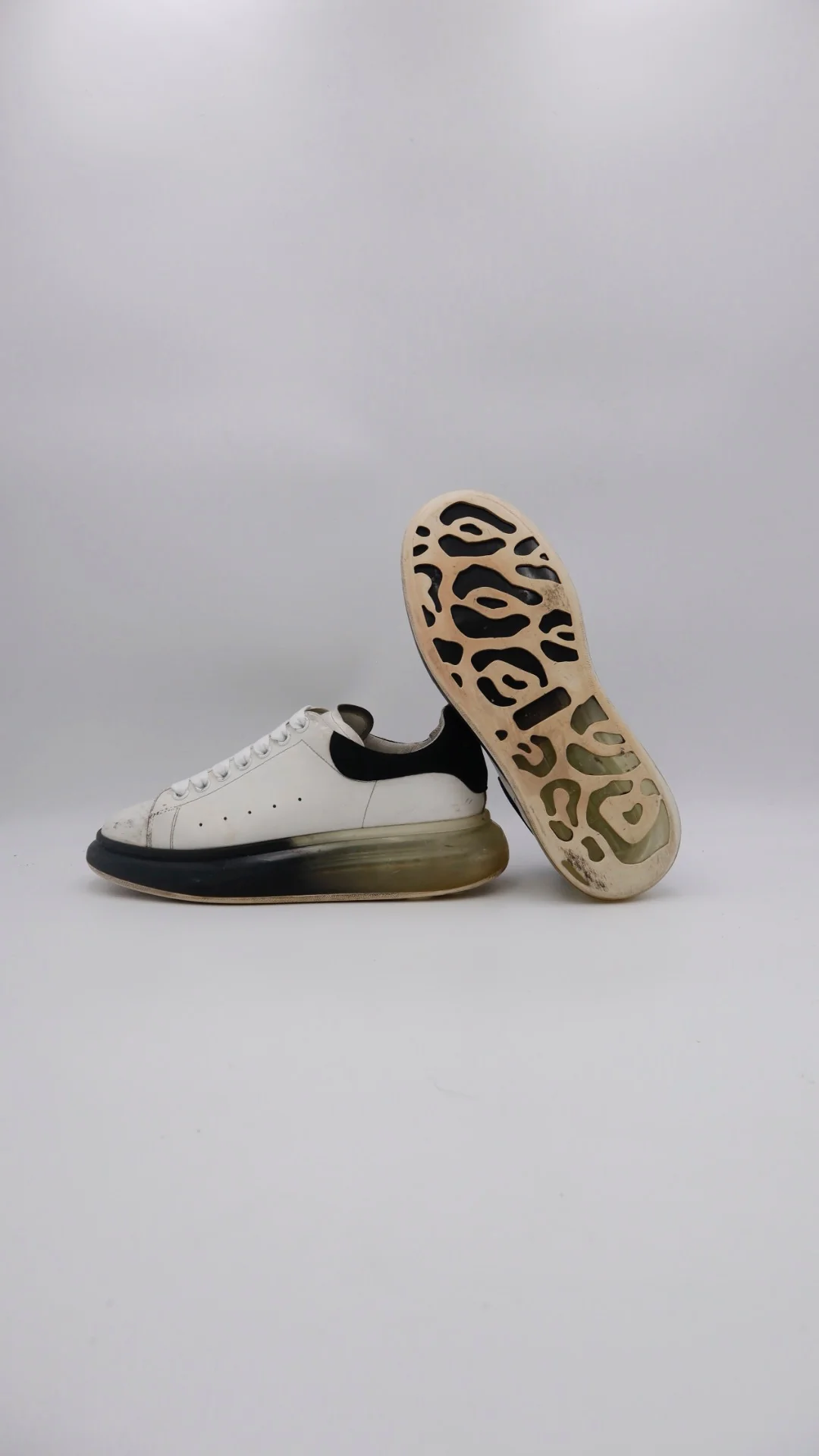 Mcqueen White Black Valve  5