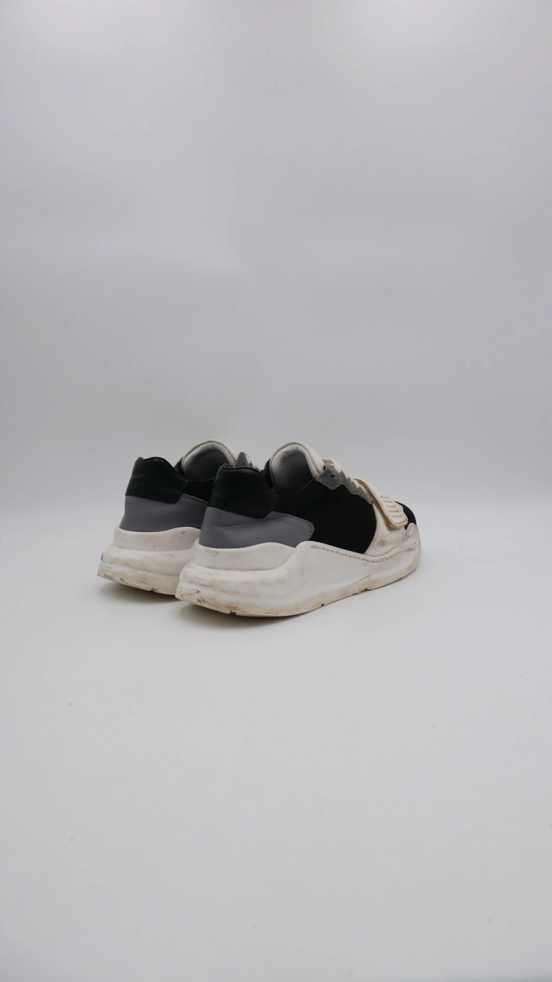 Burberry Low Strap 3