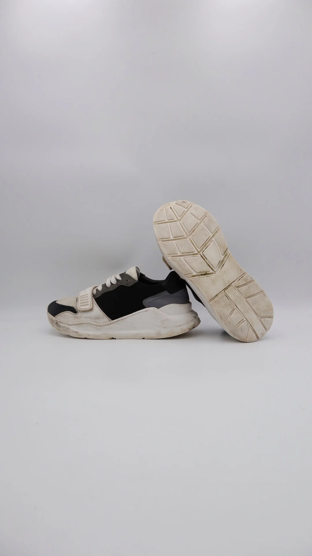 Burberry Low Strap 5